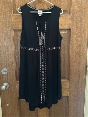 KNOX ROSE Thread Black Sleeveless Tunic with Multicolor Embroidery LARGE